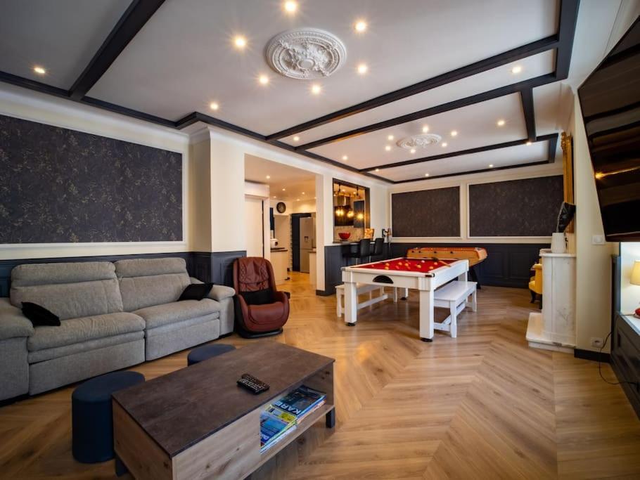 Mega Jeanne D'Arc Billard Baby Foot Logements Insolites Нанси Экстерьер фото